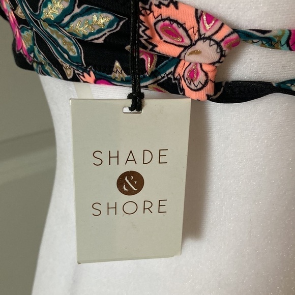 Shade and Shore 32D bikini top black floral halter - Picture 7 of 9